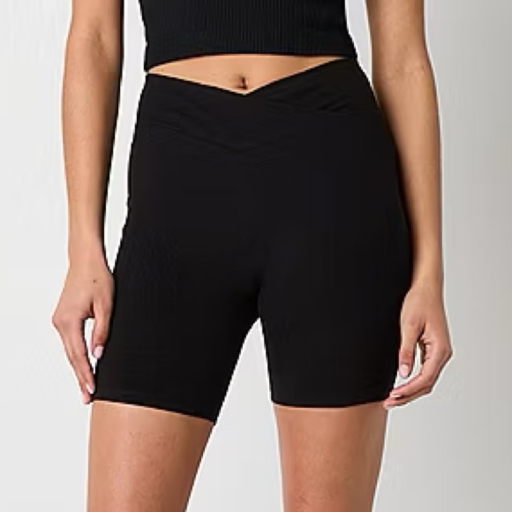 (NWT) Arizona Womens Black Bike Shorts, Large (Juniors)
